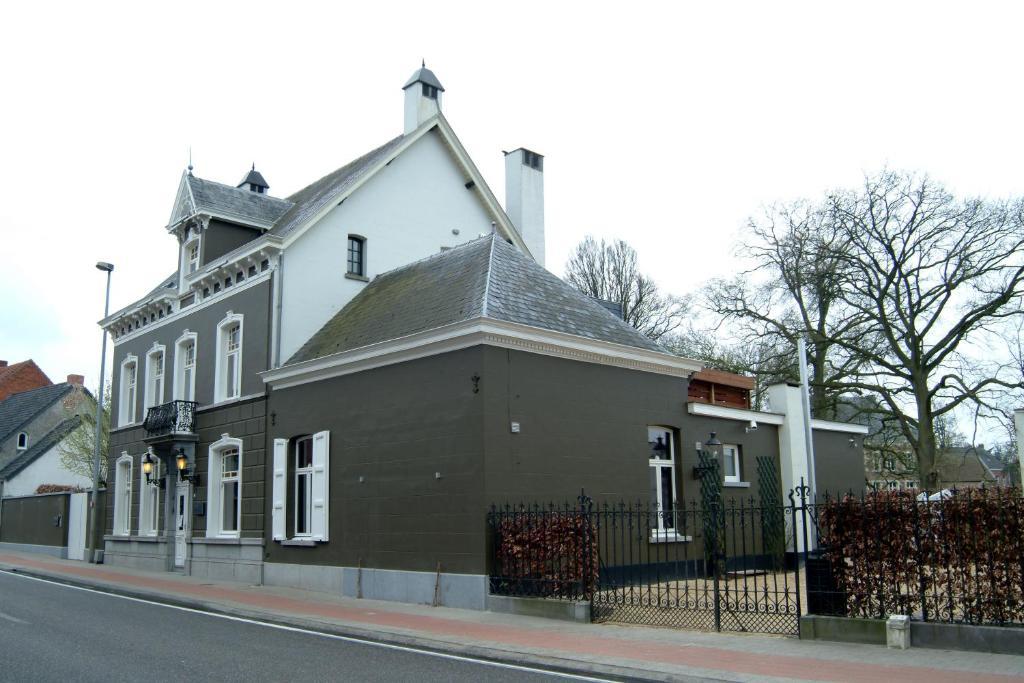 Hotel Villa Tilia Retie Bagian luar foto